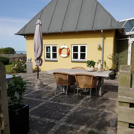 Beachhouse Langeland 20 M To Private Tranekaer