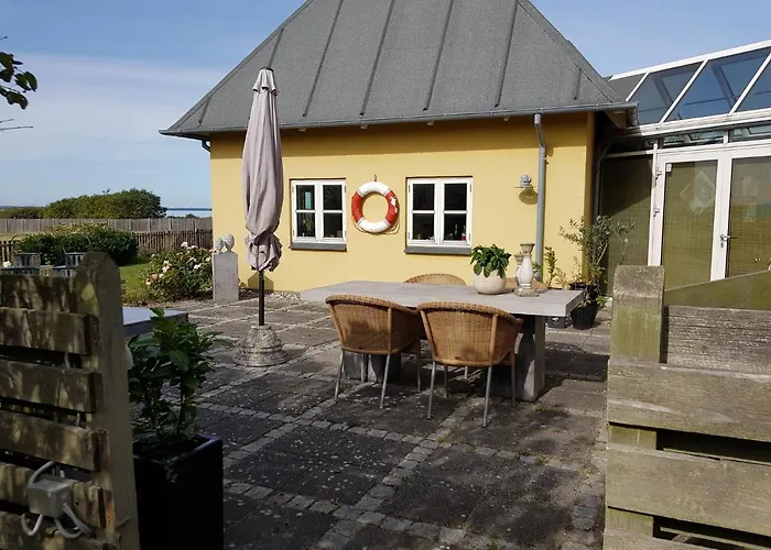 Beachhouse Langeland 20 M To Private Tranekær